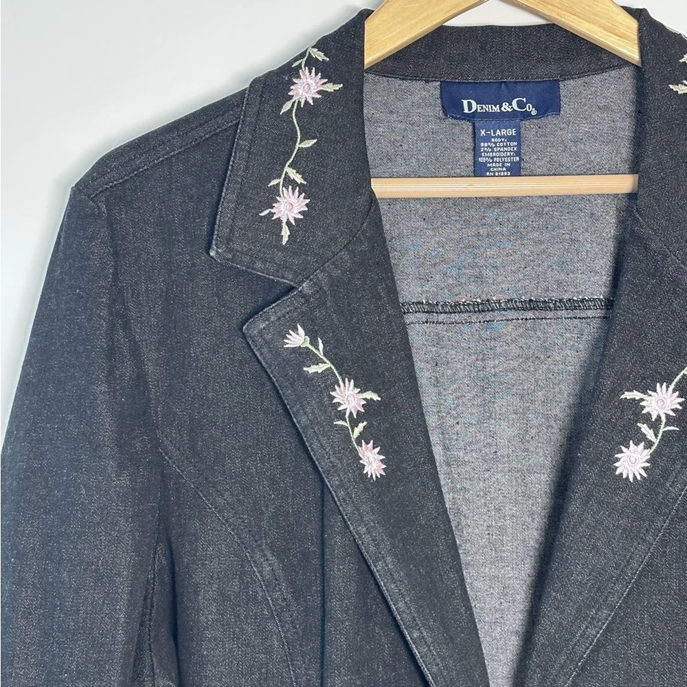 Denim & Co Black Dark Wash Floral Embroidered Patch Pocket Denim Black Jacket XL - Picture 2 of 5